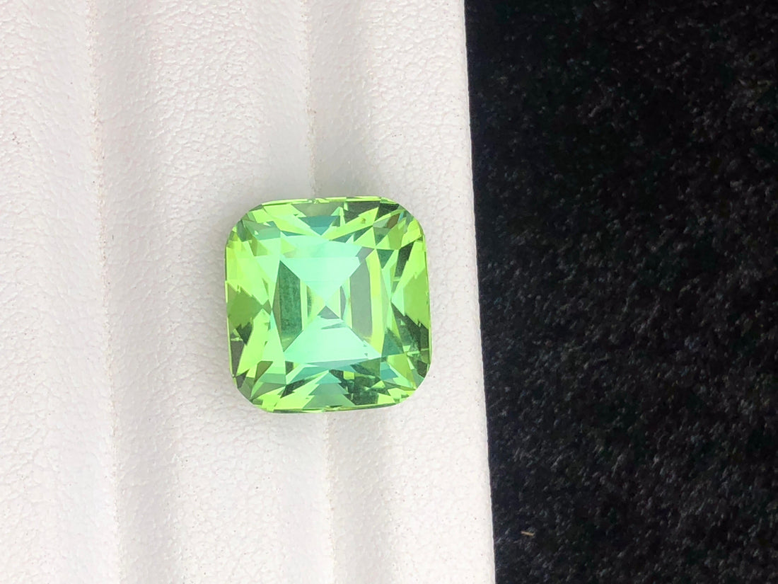 Fluorescence in Tourmalines: An Overlooked Dimension of Beauty and Identification